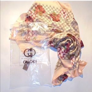Authentic Gucci floral silk scarf pink blush
